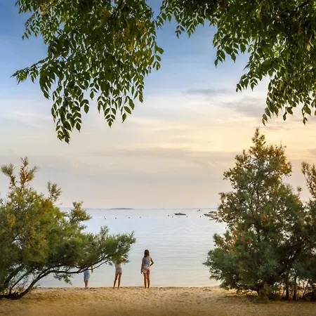 Valamar Padova База отдыха Банёл